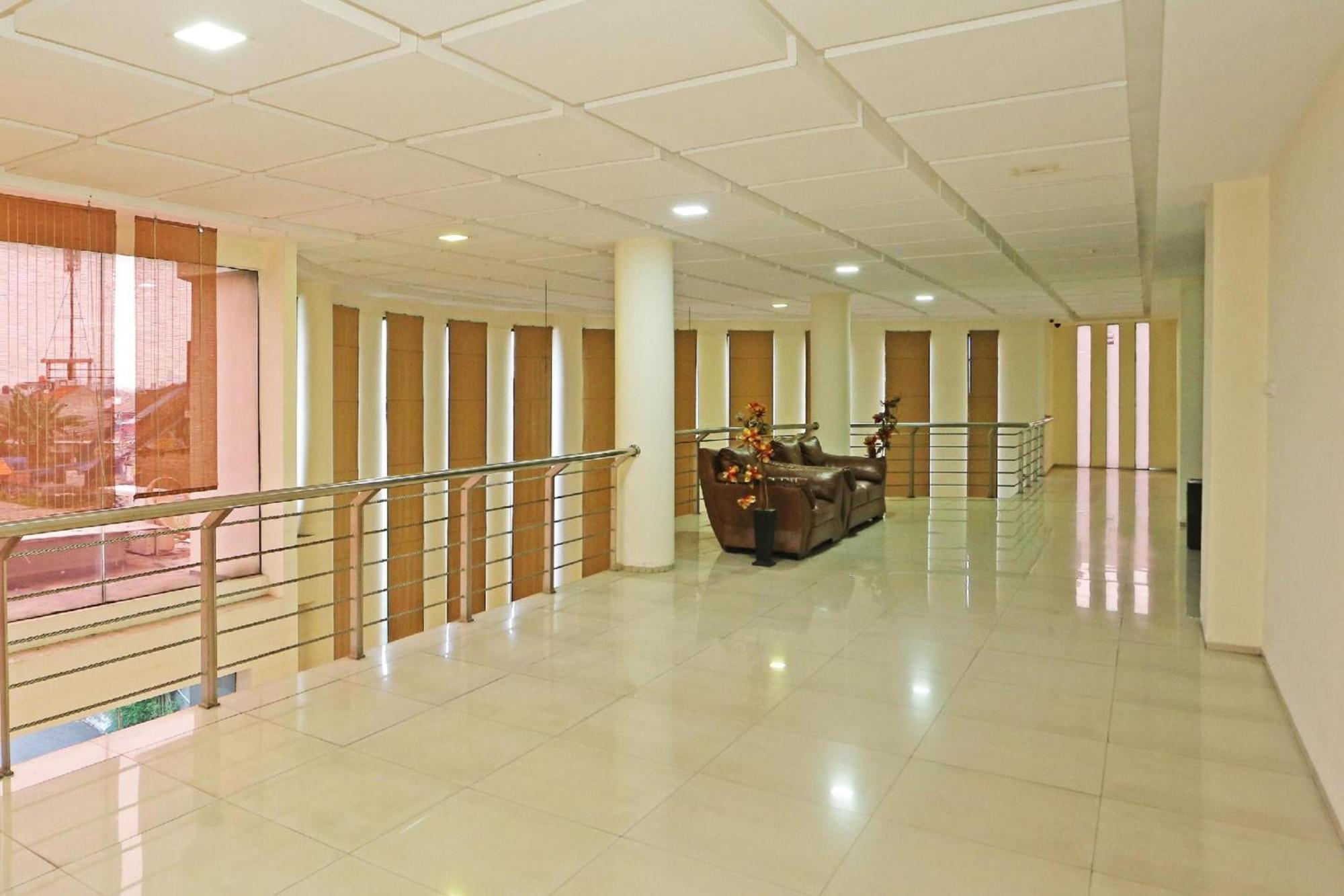 Sans Hotel Fiducia Serpong Extérieur photo