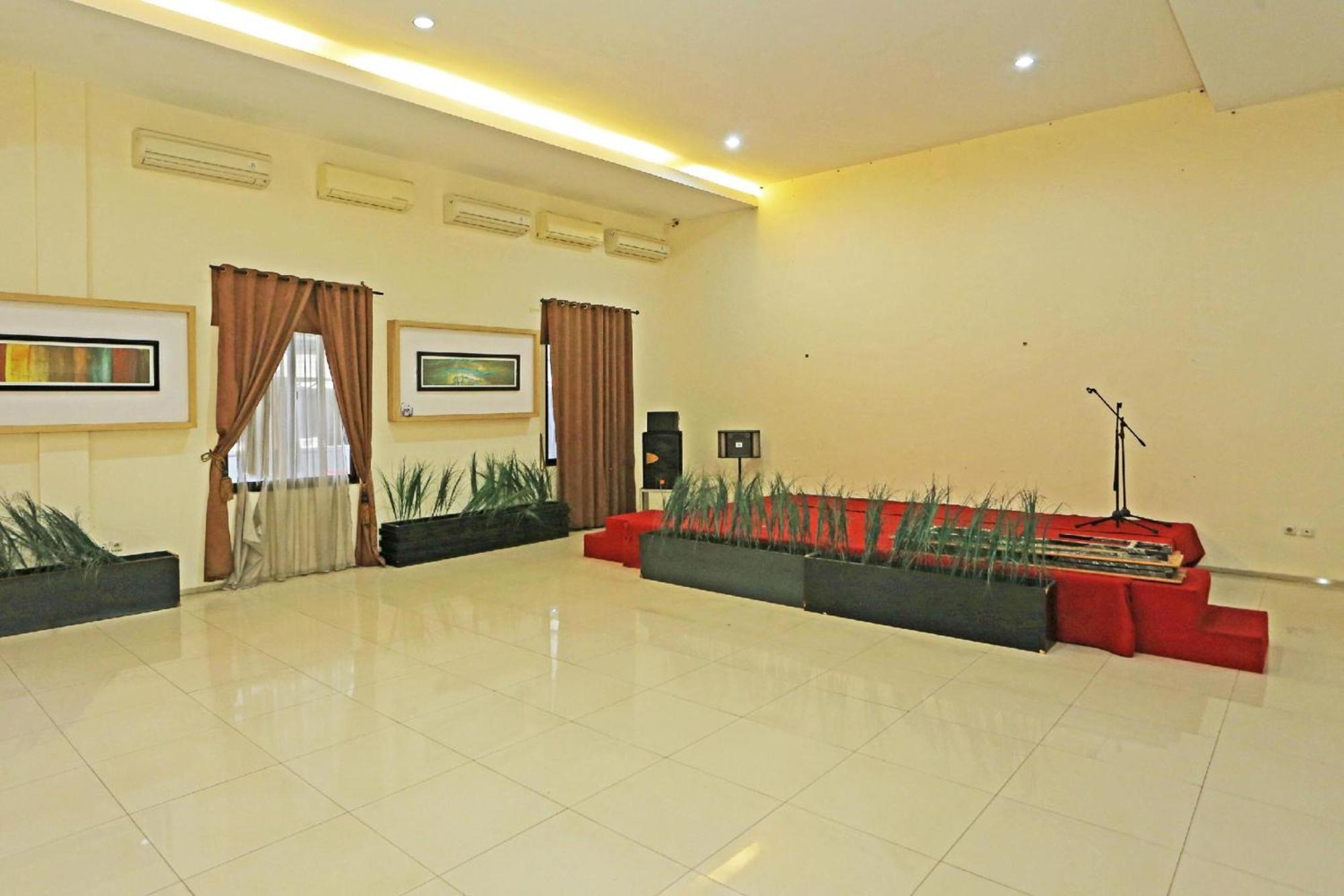 Sans Hotel Fiducia Serpong Extérieur photo