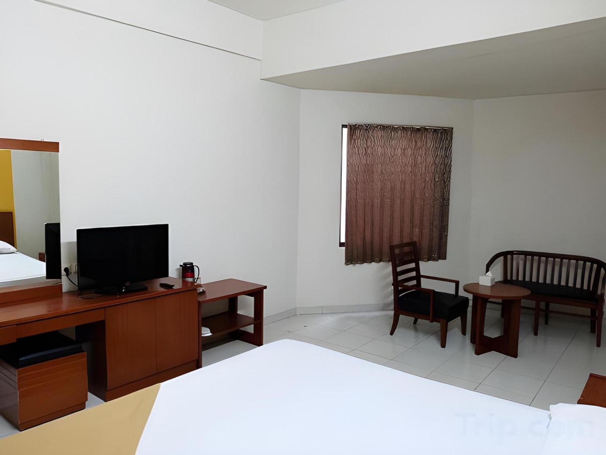 Sans Hotel Fiducia Serpong Extérieur photo