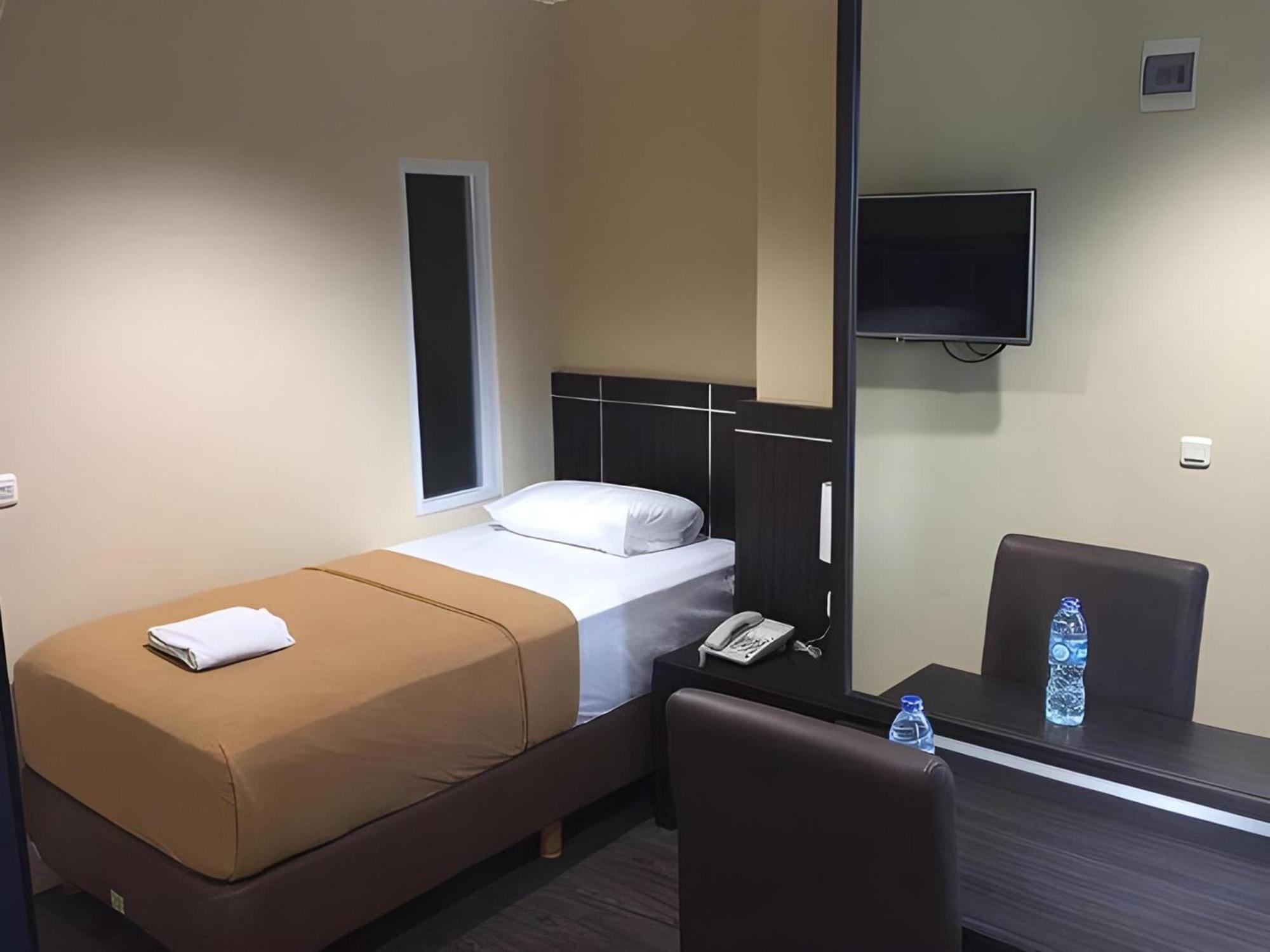 Sans Hotel Fiducia Serpong Extérieur photo