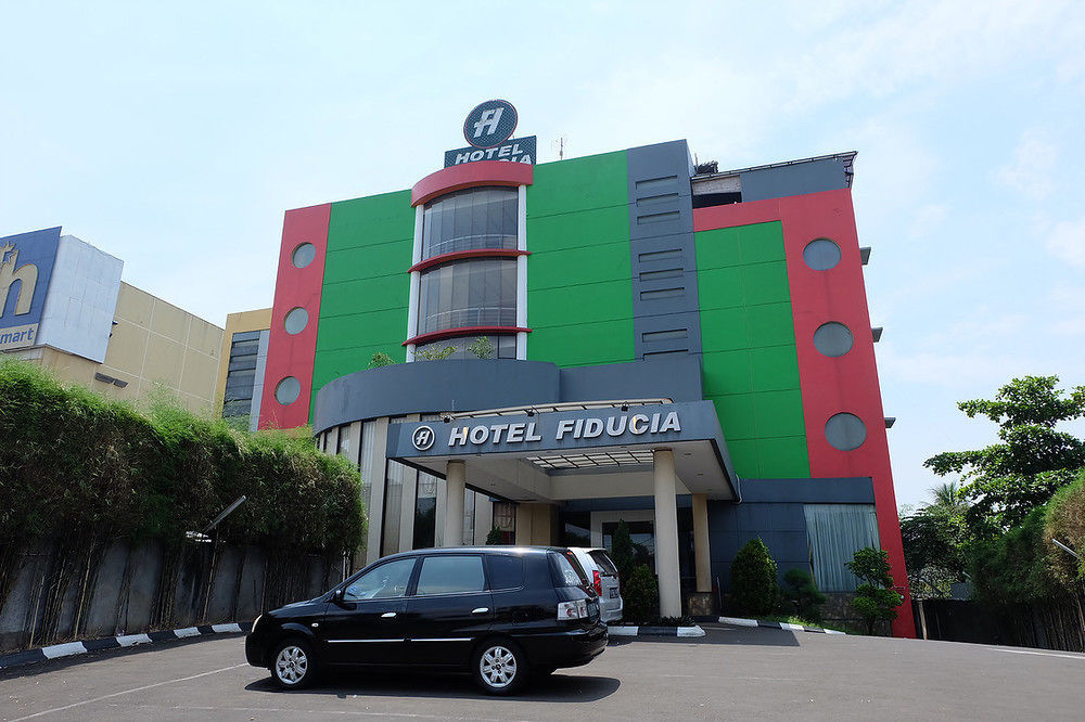 Sans Hotel Fiducia Serpong Extérieur photo
